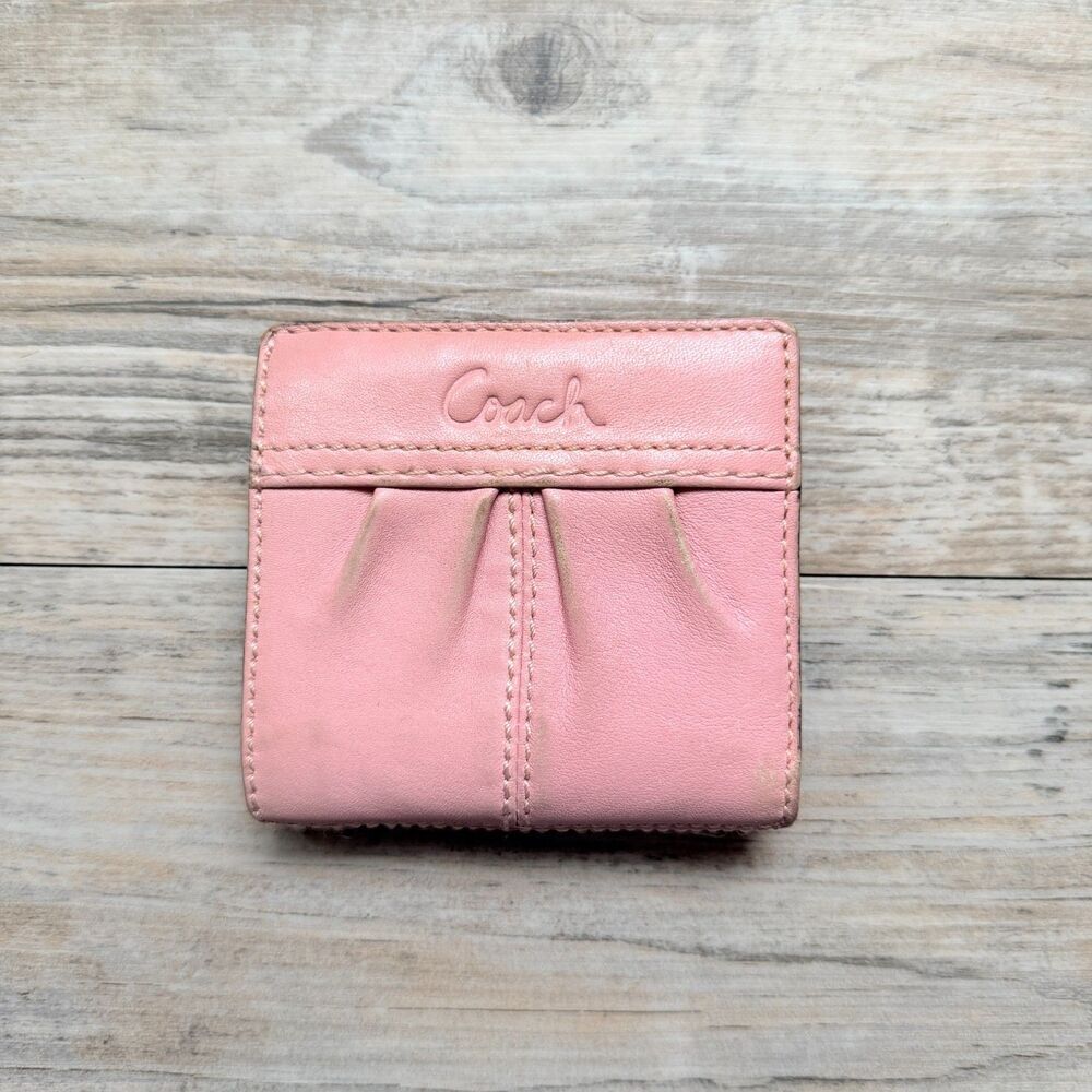 Coach Soho Pleated Mini Wallet Pink Leather Y2K Compact Bifold Vintage